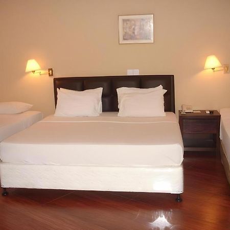 Devon Hotel Kandy Eksteriør billede