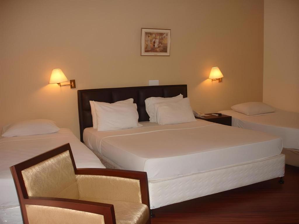 Devon Hotel Kandy Eksteriør billede