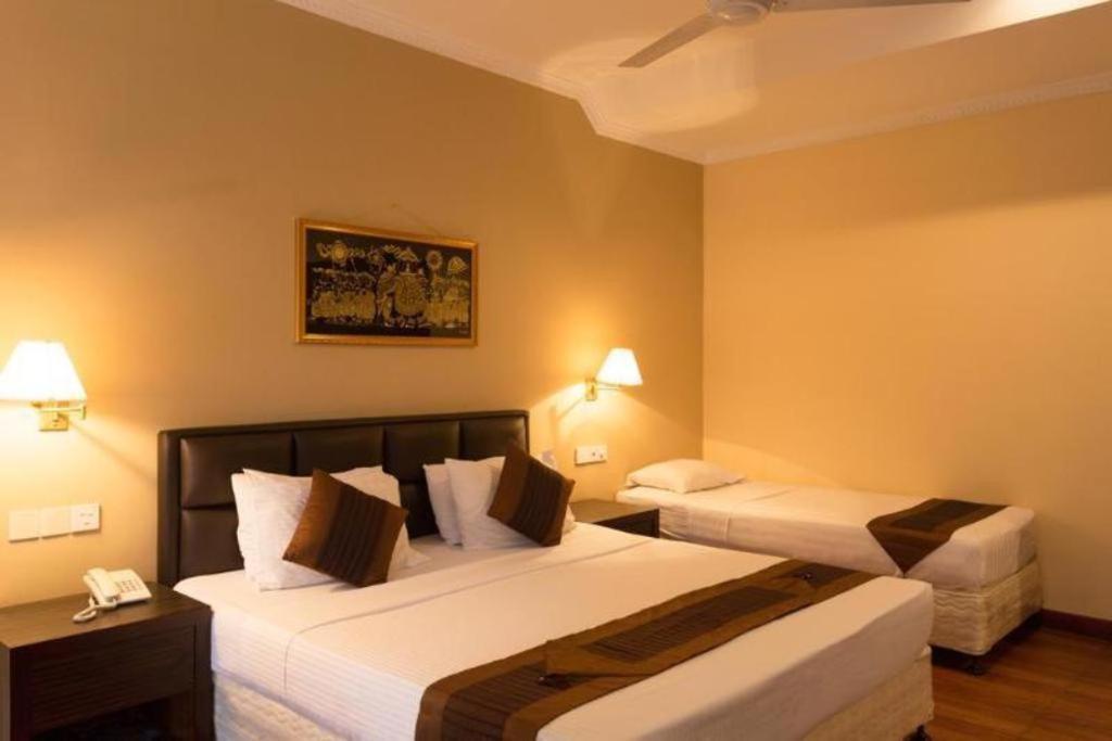 Devon Hotel Kandy Eksteriør billede