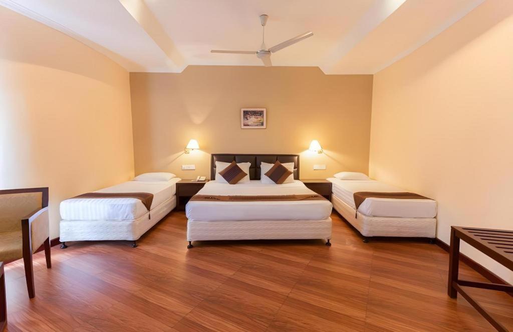 Devon Hotel Kandy Eksteriør billede