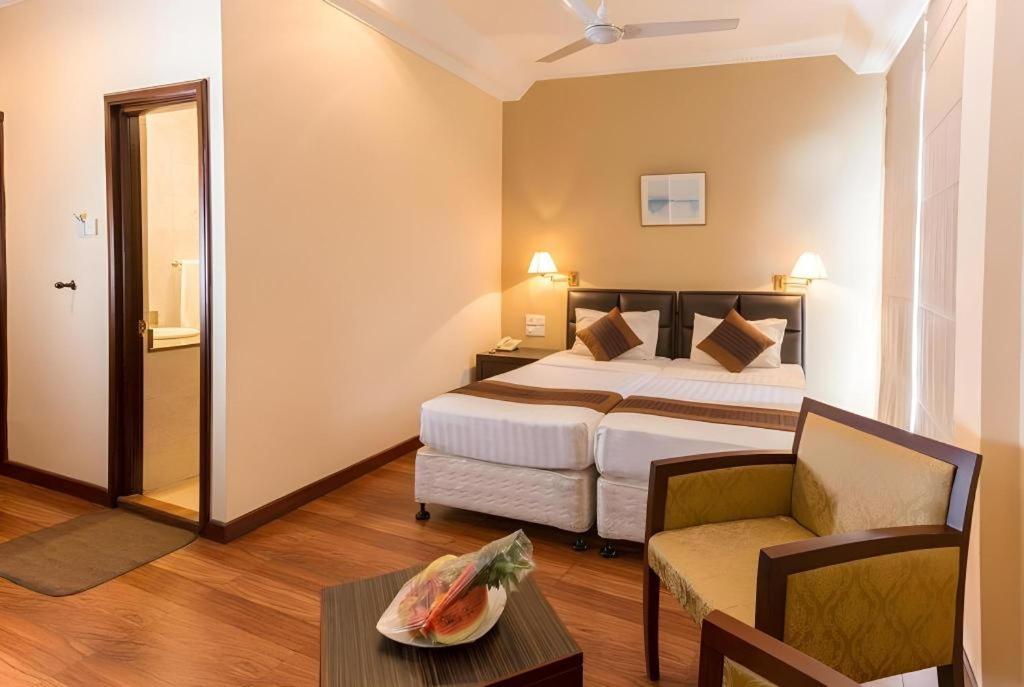 Devon Hotel Kandy Eksteriør billede
