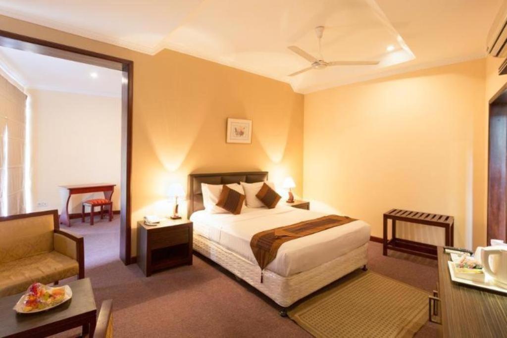 Devon Hotel Kandy Eksteriør billede