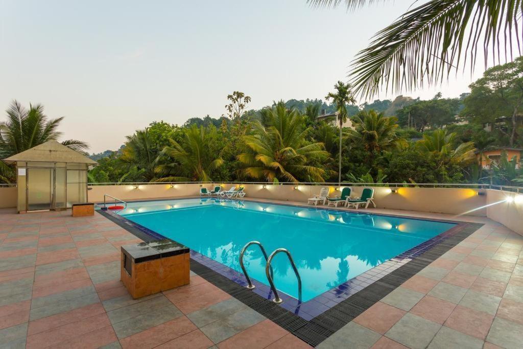Devon Hotel Kandy Eksteriør billede